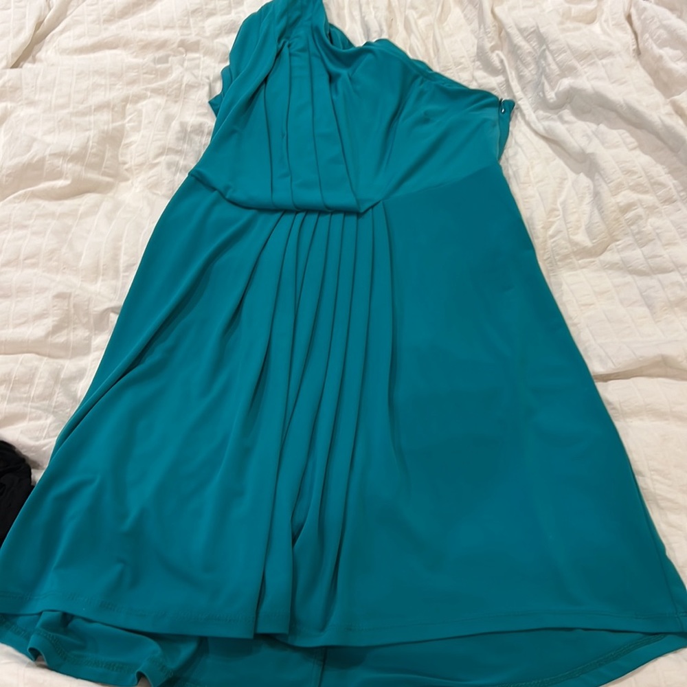 BCBG generation Cute and fun dress. One shoulder.